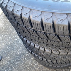 265/70r16スタッドレスタイヤ４本の画像