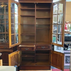 カリモク　コロニアル　カップボード　食器棚　 の画像