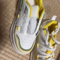 【新品・未使用】レディース スニーカー イエロー×ホワイト✨ サイズ合わず出品／京王線駅受け渡し可／配送可（送料実費）の画像