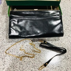 女性用肩掛けバックの画像