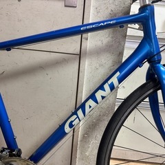 GIANT ESCAPE 青 ジャイアントのクロスバイク の画像