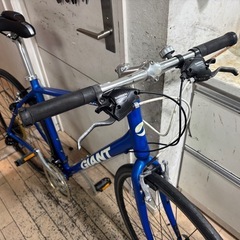 GIANT ESCAPE 青 ジャイアントのクロスバイク の画像