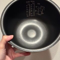 【中古】TOSHIBA IH炊飯器 RC-10V 1.0L ホワイトの画像