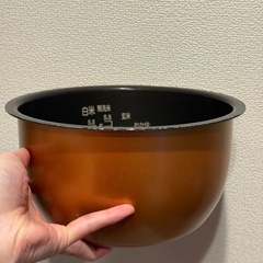 【中古】TOSHIBA IH炊飯器 RC-10V 1.0L ホワイトの画像