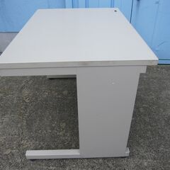 事務机　平デスク　1000ｘ700ｘ700　ニューグレー　コクヨ製　　　　の画像