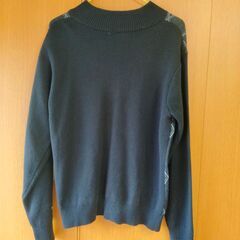 【古着】 FILA　薄手のセーター　前ファスナー　グレーに白い線　Ｍ　中古　送料が高いので取りにこれる方限定の画像