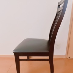 ダイニングテーブル　モノトーン　木目の画像