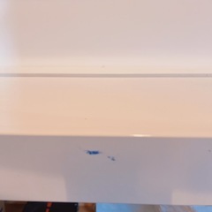 ダイニングテーブル　モノトーン　木目の画像