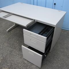 事務机　片袖デスク　鍵なし　ニューグレー　1400ｘ700ｘ700　コクヨ製の画像