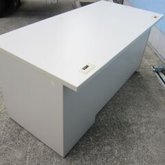 事務机　片袖デスク　鍵なし　ニューグレー　1400ｘ700ｘ700　コクヨ製の画像