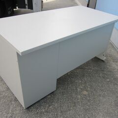 事務机　片袖デスク　鍵あり　1400ｘ700ｘ700　コクヨ製　ニューグレー　の画像