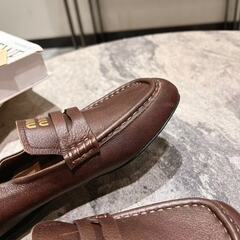 MIU MIU ローファー レザー ブラウン ゴールドロゴの画像
