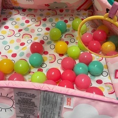 ブライトスターツ5-in-1ヨアウェイ・ボール・プレイジムレインボーの画像