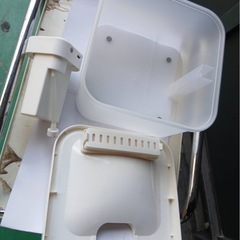 猫の水やり器の画像