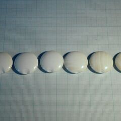 囲碁盤 および 碁石の画像