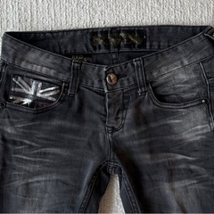 レッドペッパー☆訳ありブラックジーンズの画像