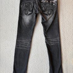 レッドペッパー☆訳ありブラックジーンズの画像