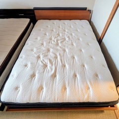 ⭐️Armonia⭐️DORMIRA ダブルサイズのベッド11/5頃引取りの画像