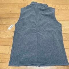 amazon essentials グレー Mサイズ フリースベストの画像