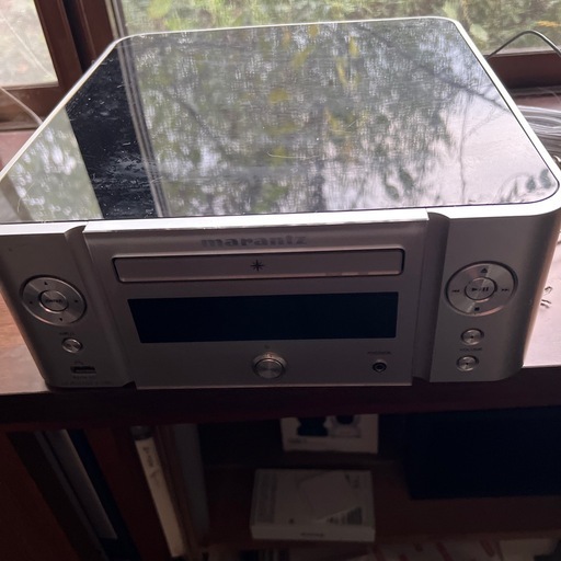マランツ　ネットワークCDレシーバー「M-CR611」。