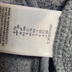 amazon essentials グレー Mサイズ フリースベストの画像