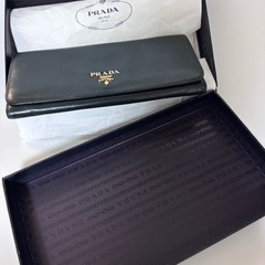 黒い財布の画像