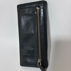 黒い財布の画像