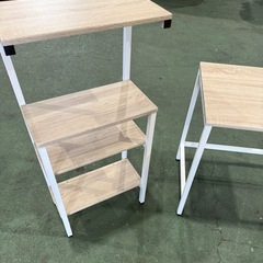 美品！ラック付きデスクの画像