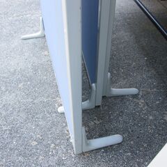 無料　パーテーション4枚・脚11本セット　高さ1800程度　ブルー　汚れありの画像