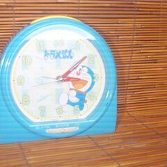 置き時計　　針がスーと動く（目覚まし付き）の画像