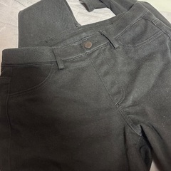 ユニクロ　デニム　ブラックの画像