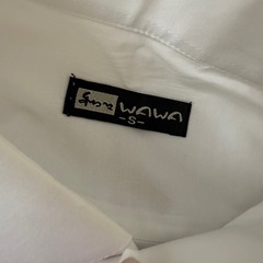 wawa ホワイト プリーツ フォーマルシャツ S ウィング　カラーシャツの画像