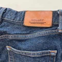 MOUSSY ダークブルーブーツカットデニムの画像