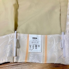 ニトリ 遮光1級カ ーテン 両開き 幅120×丈110cm レースカーテン付きの画像