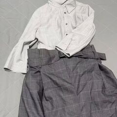 【セットアップ】ロングシャツ＋チェック柄アシメスカート✨グレー系／通学・お出かけコーデにも💫の画像