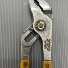 ヘビーポンププライヤー250寸法とマイナスドライバーのセットの画像