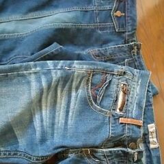 レディースのジーパン 3つの画像