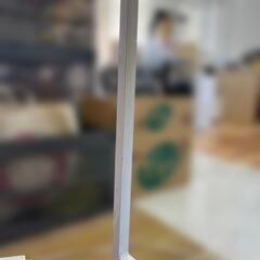 💻 木目調 × ホワイトスチール デスク／作業台テーブルの画像