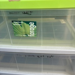 収納ケース緑の画像