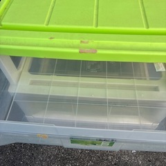 収納ケース緑の画像