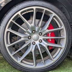 ローンは毎月22,200円～　マセラティ　ギブリ　ベースグレード　正規ディーラー車　整備記録簿付き　サンルーフ　２１インチアルミホイール　赤革シート　クルーズコントロール　スマートキー　アイドリングストップ　Ｂｌｕｅｔｏｏｔｈ　ナビゲーション　バックカメラの画像