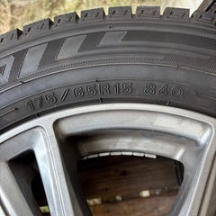 ホイル付き　タイヤの画像