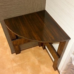 手作りコーナーテーブル／ディスプレイ台（高さ80cm・木製・沖縄市引取） の画像