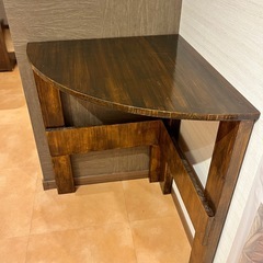 手作りコーナーテーブル／ディスプレイ台（高さ80cm・木製・沖縄市引取） の画像