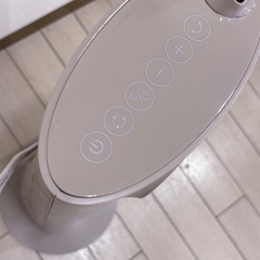 セラミックヒーター/加湿機能付き/首振りスリムタワー型の画像