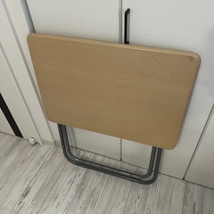 折りたたみ式　テーブルの画像