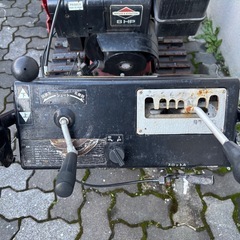 除雪機　8馬力　スノースロワー88fの画像