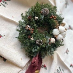 プリザーブドフラワークリスマスリース　ベル付きオーバルリースの画像