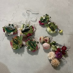 アーティシャルフラワーヘアアクセサリーセットの画像