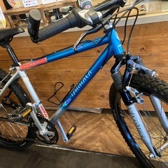 【SALE！10月末まで防犯登録無料！BRIDGESTONE ISHIHARA90‘sMTBチェーン新品！】フロントサスペンション付き 3×7速　26インチマウンテンバイク　スカイブルー×シルバーの画像